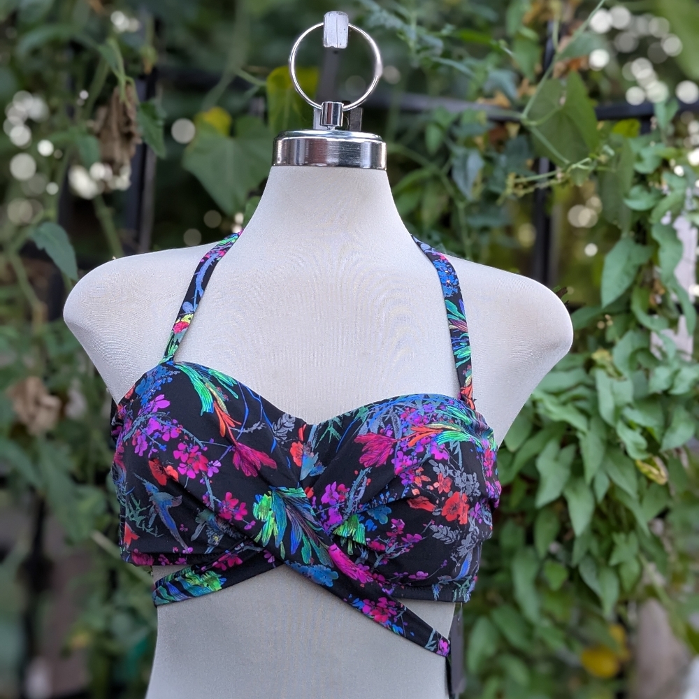 RipZone Designer Floral Halter Bikini Top Size Large